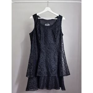 Black Sleeveless Lace Dress